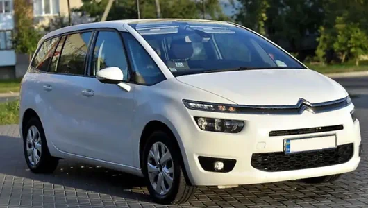 Fusibles et relais Citroën C4 Picasso. Schéma de fusibles Citroën C4 Picasso.